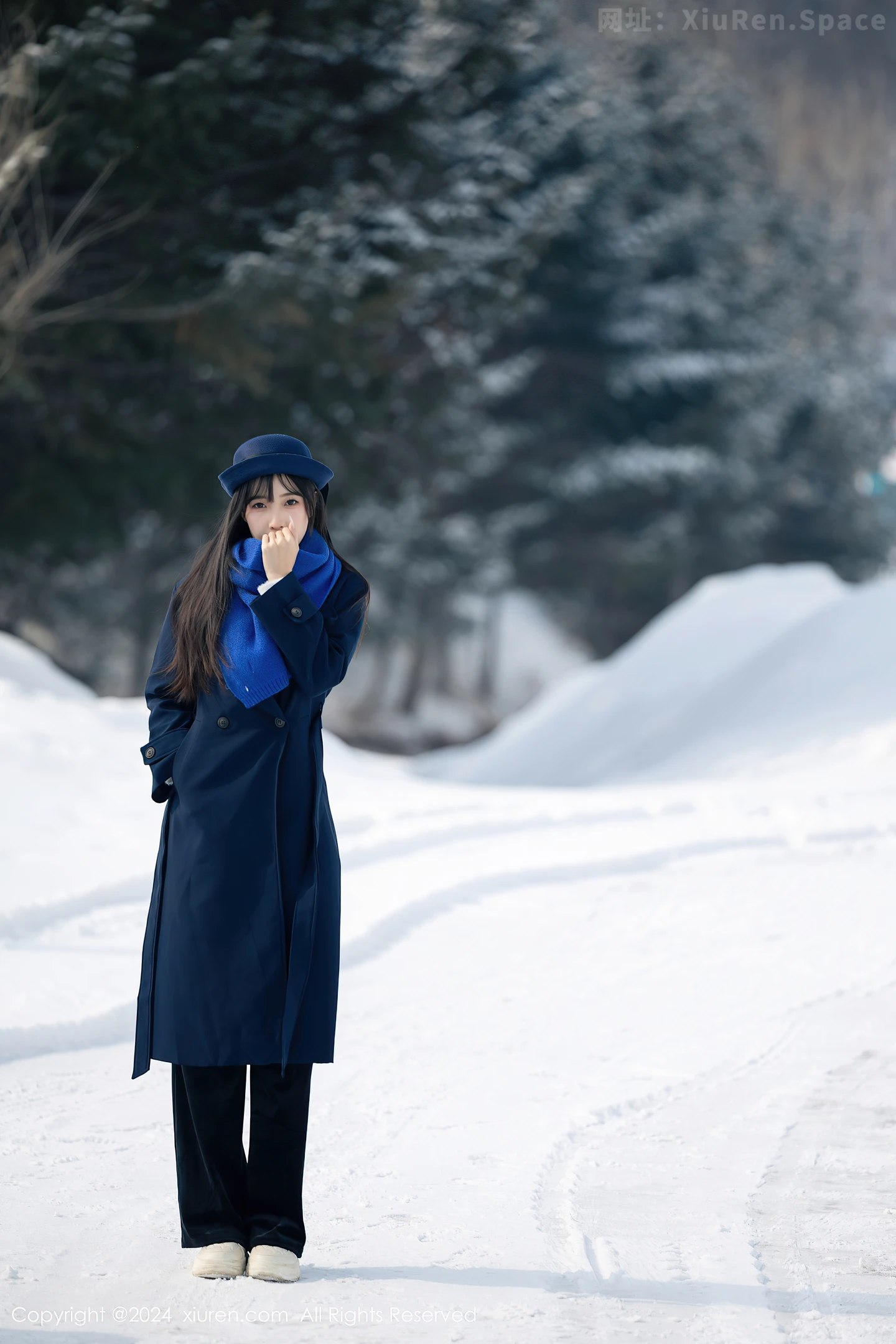 图片[3]-[XiuRen秀人网]VOL.8325 模特林星阑雪地场景+性感黑色蕾丝情趣内衣配黑丝吊袜诱惑写真88P-秀人网官方网站